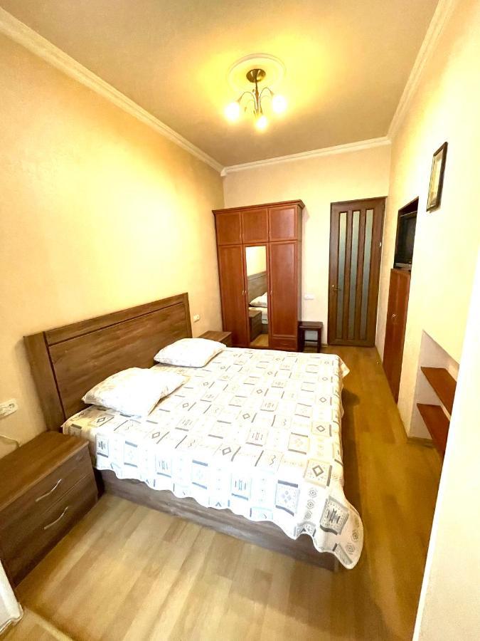 Apartment In The Center Of Yerevan Exterior photo